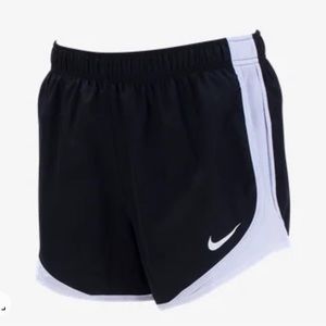 NNWT Black and white Nike athletic shorts